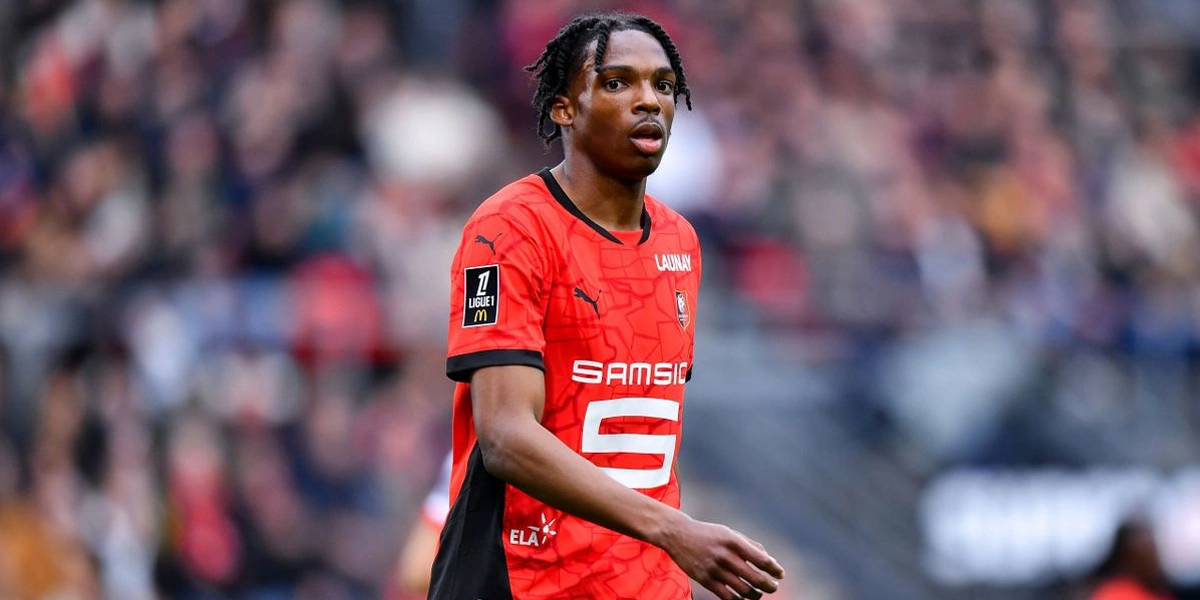 Liverpool-Resmi-Rekrut-Jeremy-Jacquet,-Langkah-Strategis-Perkuat-Lini-Pertahanan-Masa-Depan